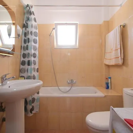 아파트 Familiar Apartment! Near The Sea! Free Parking! Sarandë