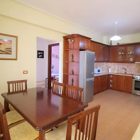 Familiar Apartment! Unwind With & Sea Views! Apartament