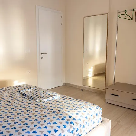 شقة Familiar Apartment! Near The Sea! Free Parking! *