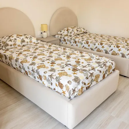 Familiar Apartment! Near The Sea! Free Parking! * Saranda