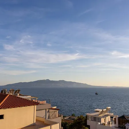 شقة Familiar Apartment! Near The Sea! Free Parking! *