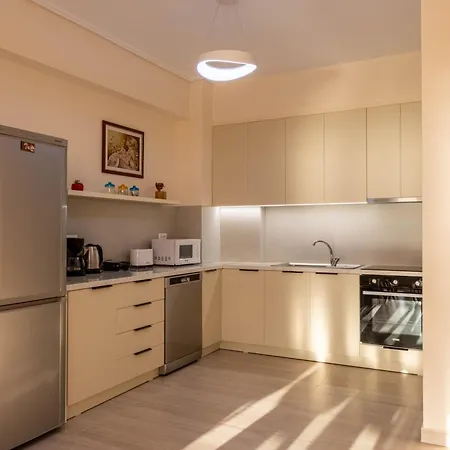 Familiar Apartment! Near The Sea! Free Parking! شقة ساراندا