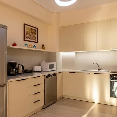 Familiar Apartment! Near The Sea! Free Parking!