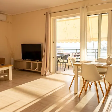شقة Familiar Apartment! Near The Sea! Free Parking! *