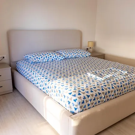 Familiar Apartment! Near The Sea! Free Parking! شقة *
