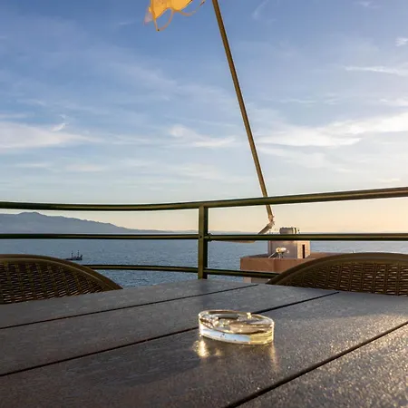 Familiar Apartment! Near The Sea! Free Parking! ساراندا